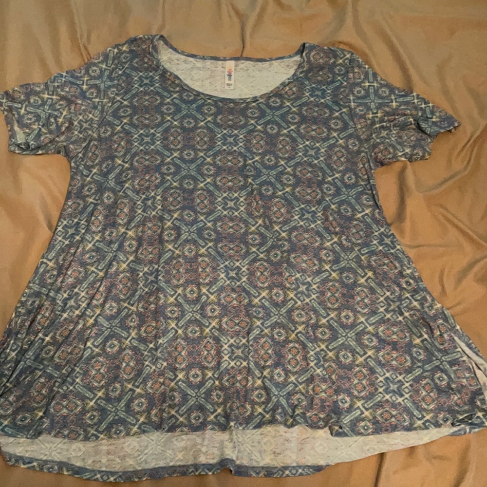 Lularoe shirt